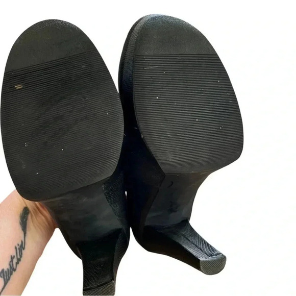 Calvin Klein Carley platform pumps, black, sz 8, lizard stamped leather EUC - Picture 5 of 7